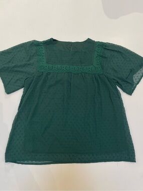 💚Green Swiss Dot Eyelet Lace Blouse – Size XL 💚